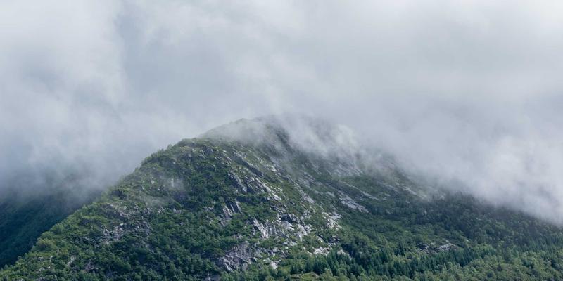 尤比克通信14：构建下一代智能网络维护与安全防护体系