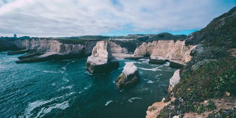 尤比克通信27:构筑企业网络安全的智能堡垒与运维新范式