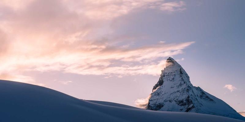构建安全互联的智慧空间：基于尤比克通信的企业级智能家居系统架构设计